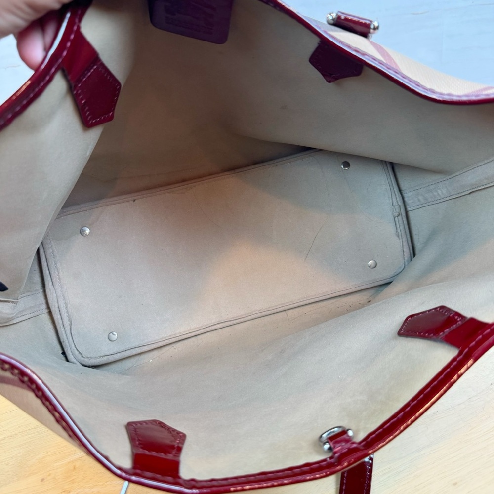 Classic Plaid Tote Bag with Burgundy Trim - Picture 6 of 9